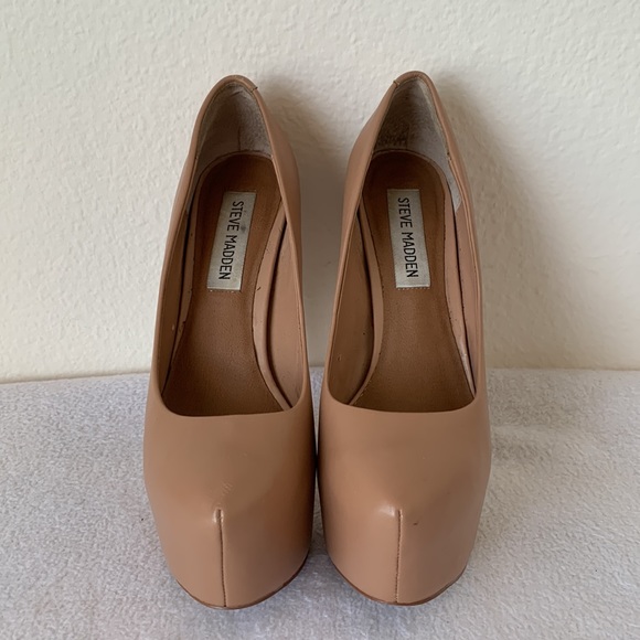 Steve Madden Dejavu Platform Heel - Picture 2 of 7